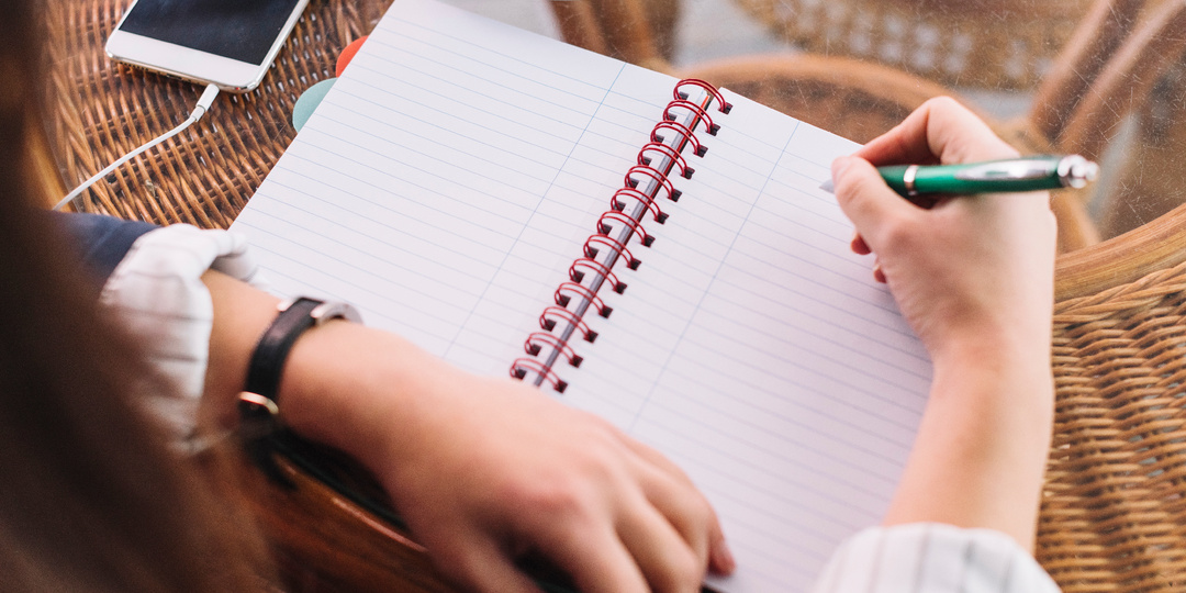 Как дневник помогает справляться с тревогой и стрессом: Научно обоснованные методы