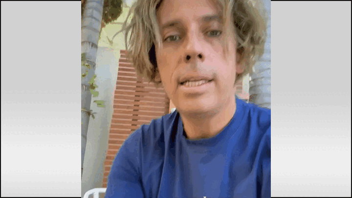 Билеты на концерты не продаются, вот и приходится юмористу размещать рекламу. Ничем не брезгует. GIF: видео с ТГ-канала Максима Галкина*