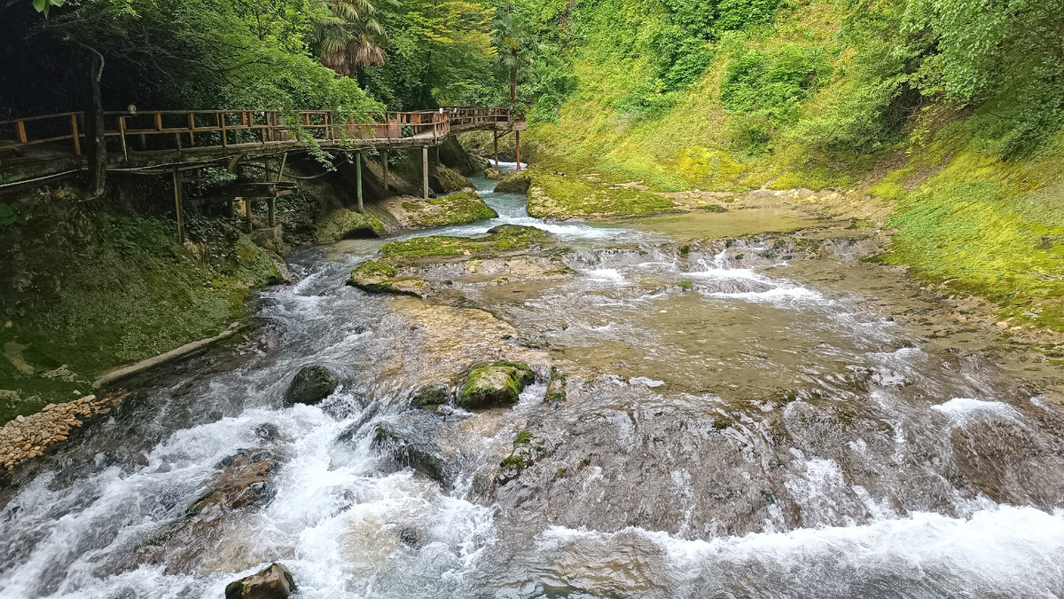 Абхазия, ущелье "Черниговка"