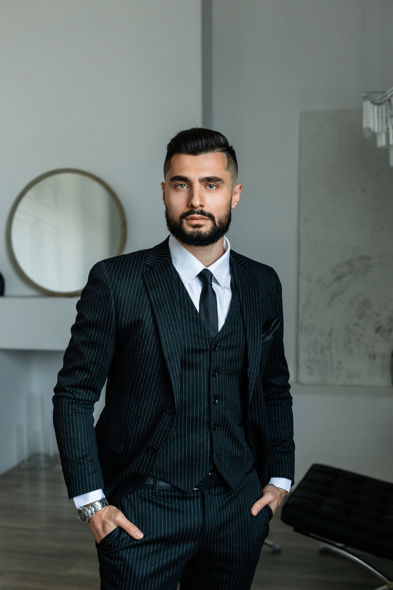 Пример правильной длины классической мужской рубашки