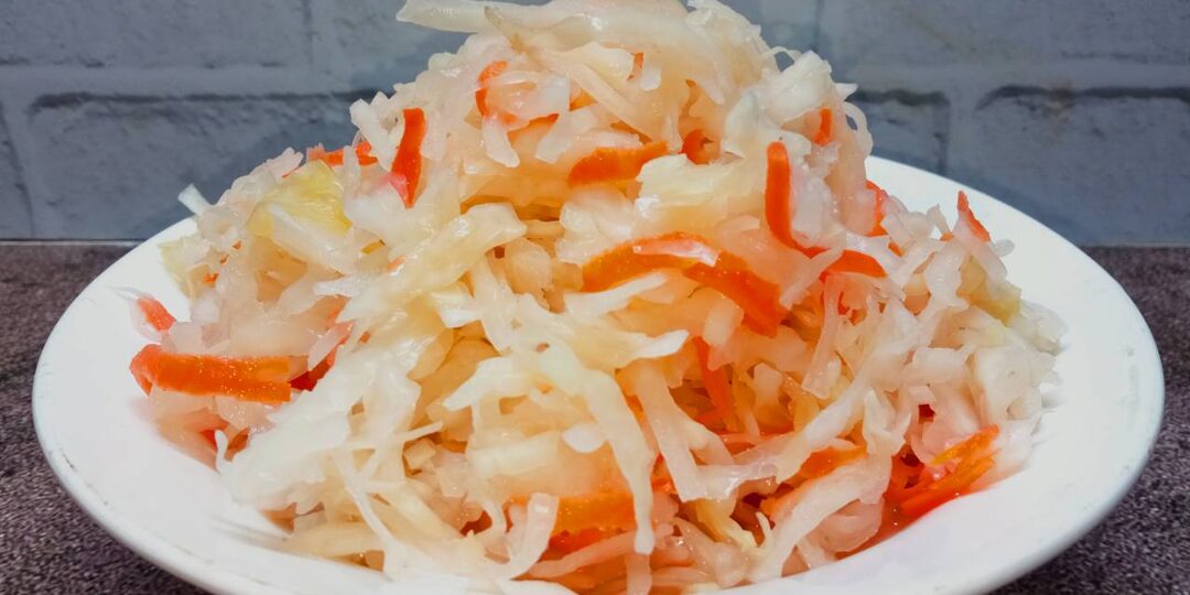 Кандидат наук рубанул правду. 91% людей едят квашенную капусту неправильно. Кому её вообще нельзя есть, а кому квашня полезна