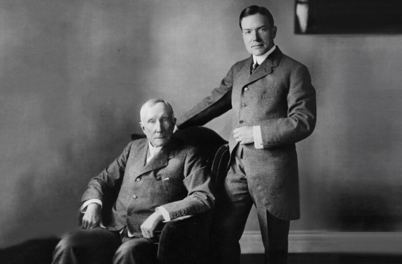 Д. Рокфеллер с сыном  фото из rg.ru