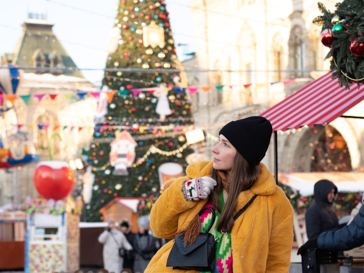 Это я когда-то заблаговременно и в первой половине дня побывала на украшенной Красной площади