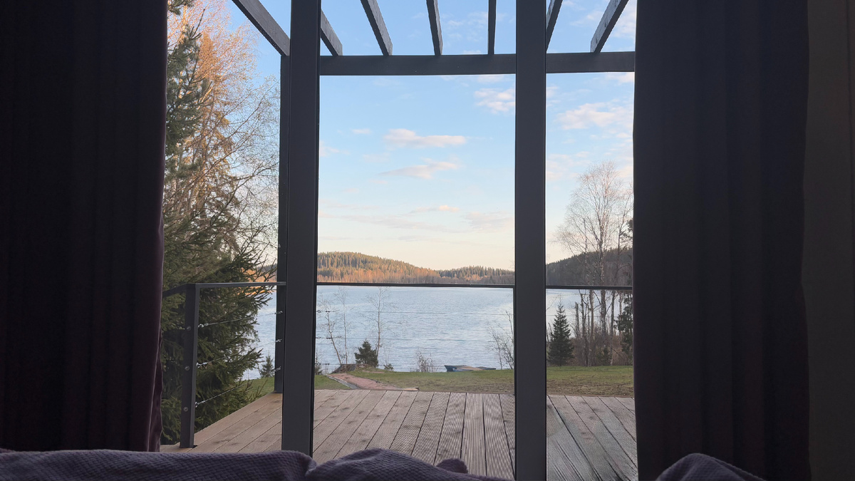 Вид из домика, который мы снимали неподалеку от Сортавалы