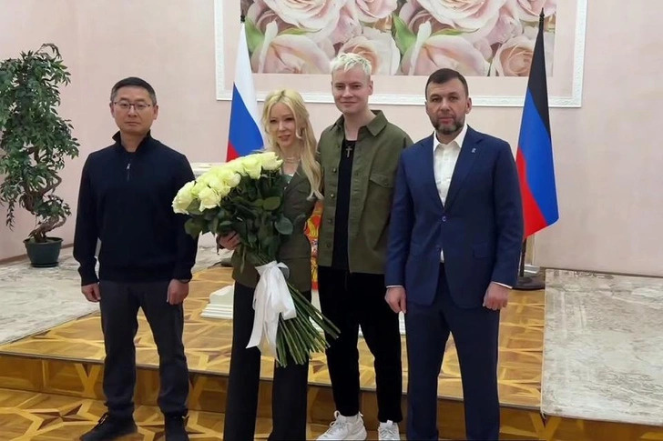 Певец Shaman и Екатерина Мизулина расписались в Донецке