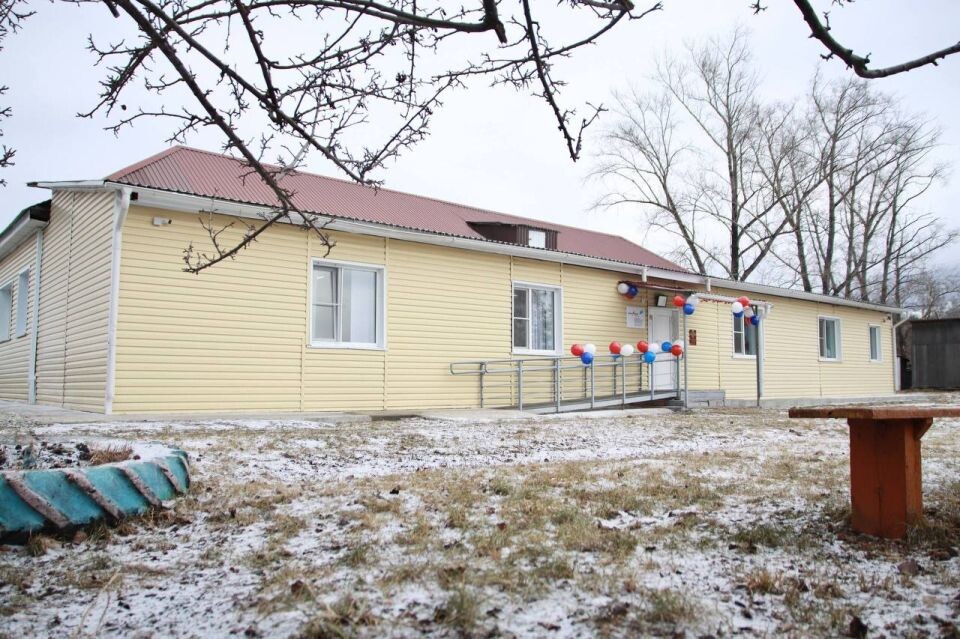    Обновленная Аюлинская школа. Источник: altai-republic.ru