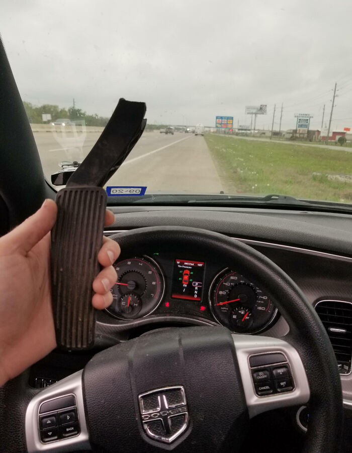 У меня отвалилась педаль