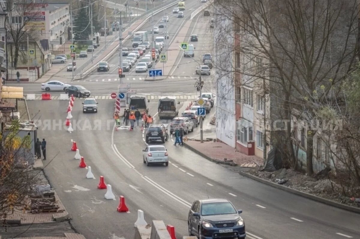    По улице Горького в Брянске после ремонта пустили автомобили