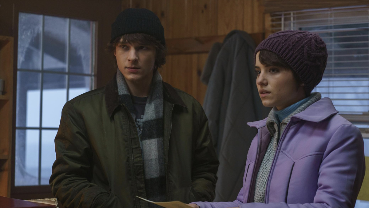 Кадр из фильма "Чёрный телефон 2"