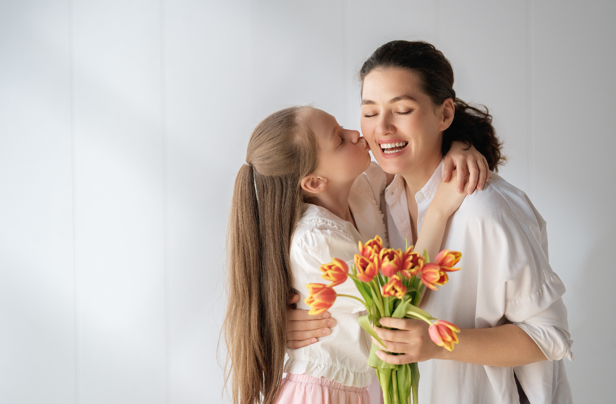 В России День матери в 2025 году отмечается 30 ноября. Источник фото: shutterstock.com