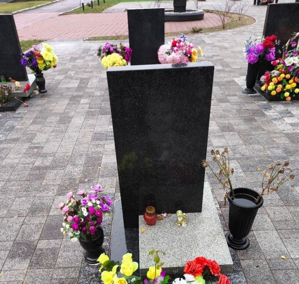  Так выглядят памятники в сухую погогу / Источник: © Соцсети