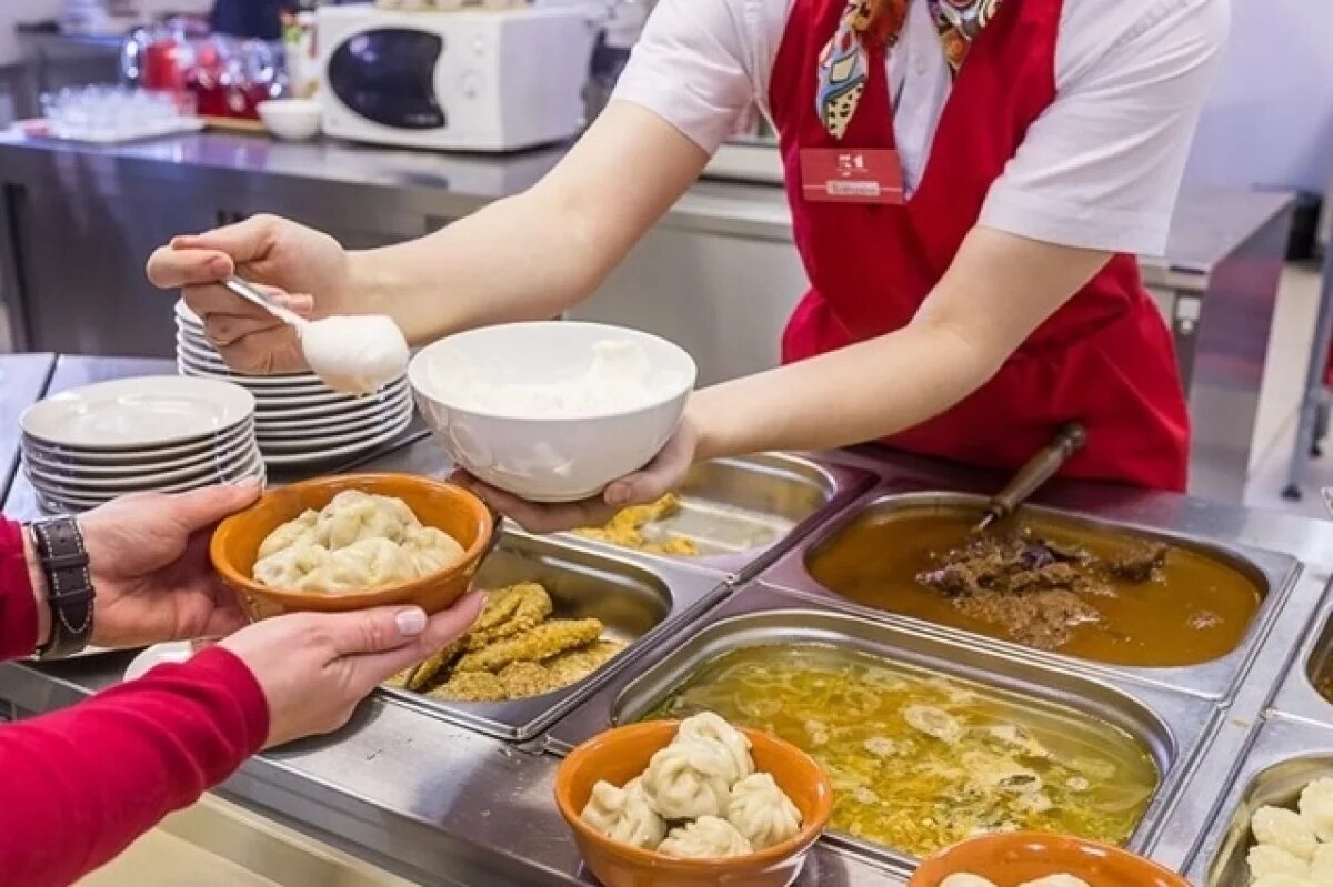    Столовую в Доме Советов передумали ломать и переделывать в пресс-центр