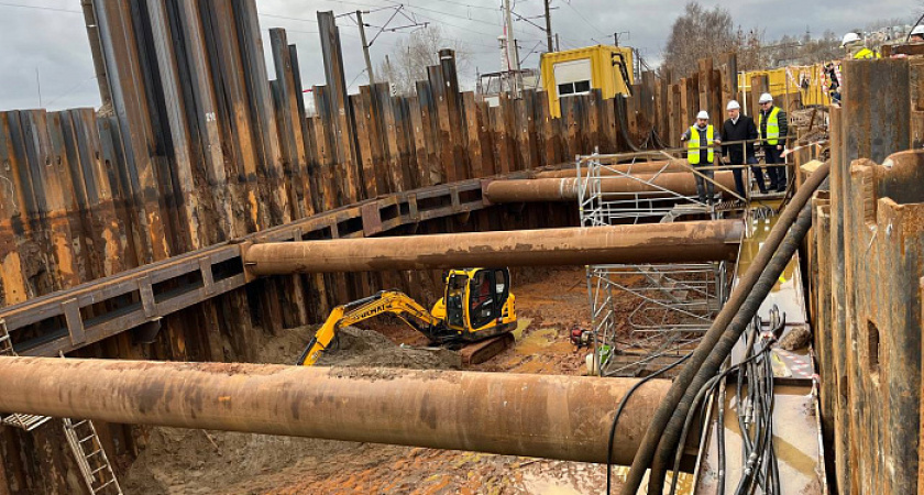    В Кирове смонтирован каркас тоннеля под Транссибом