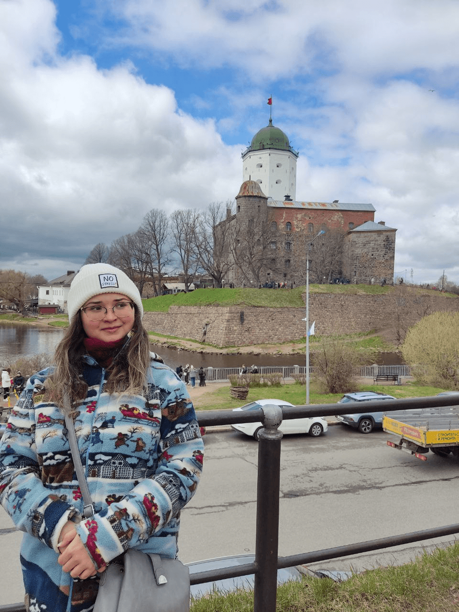 У Выборгского замка | Фото Даши Тереховой