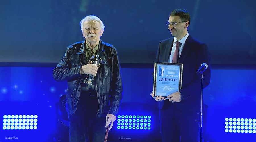    © АО "ТВ Центр"