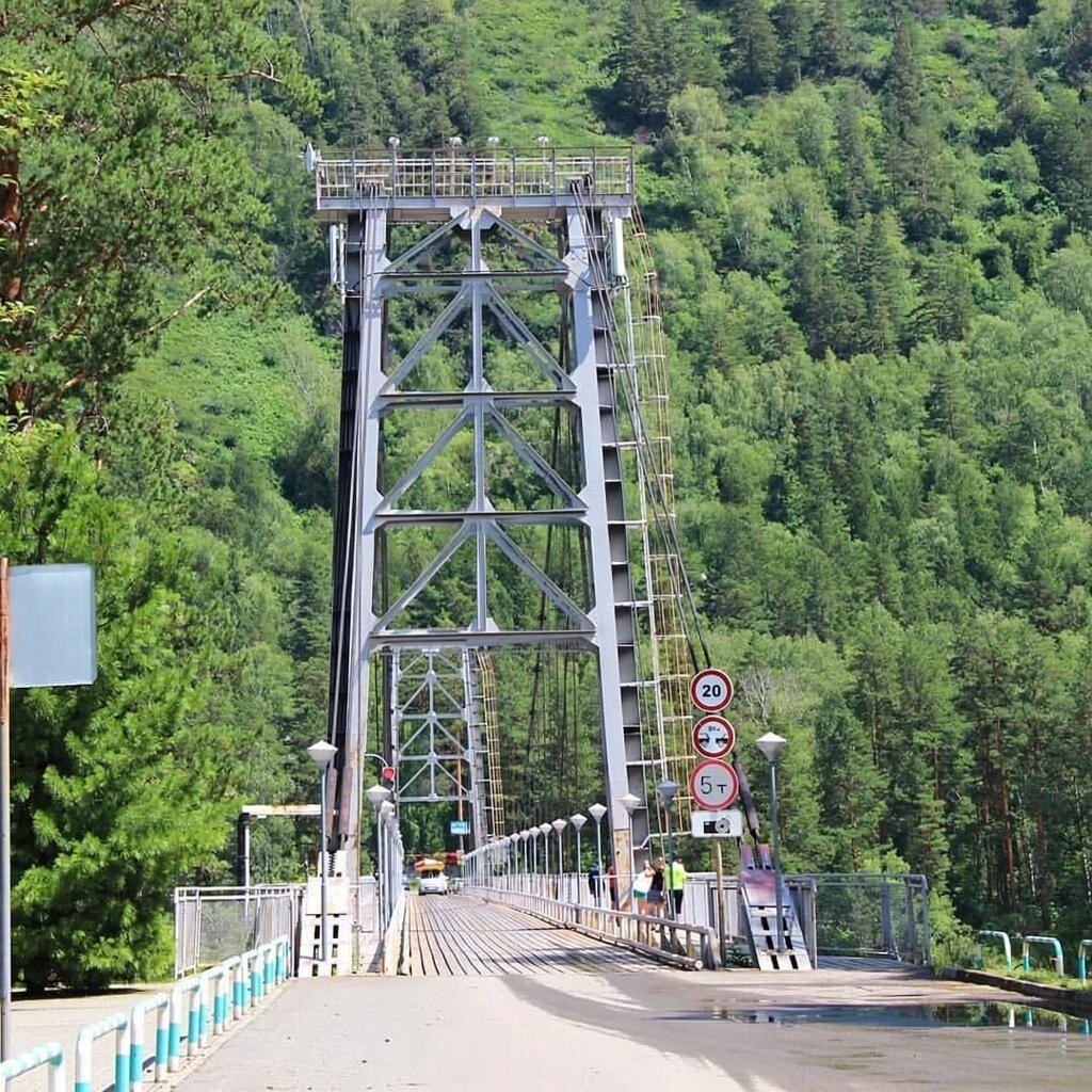 Мост на Бирюзовую Катунь к священному источнику Аржан-Суу, Майминский район, республика Алтай