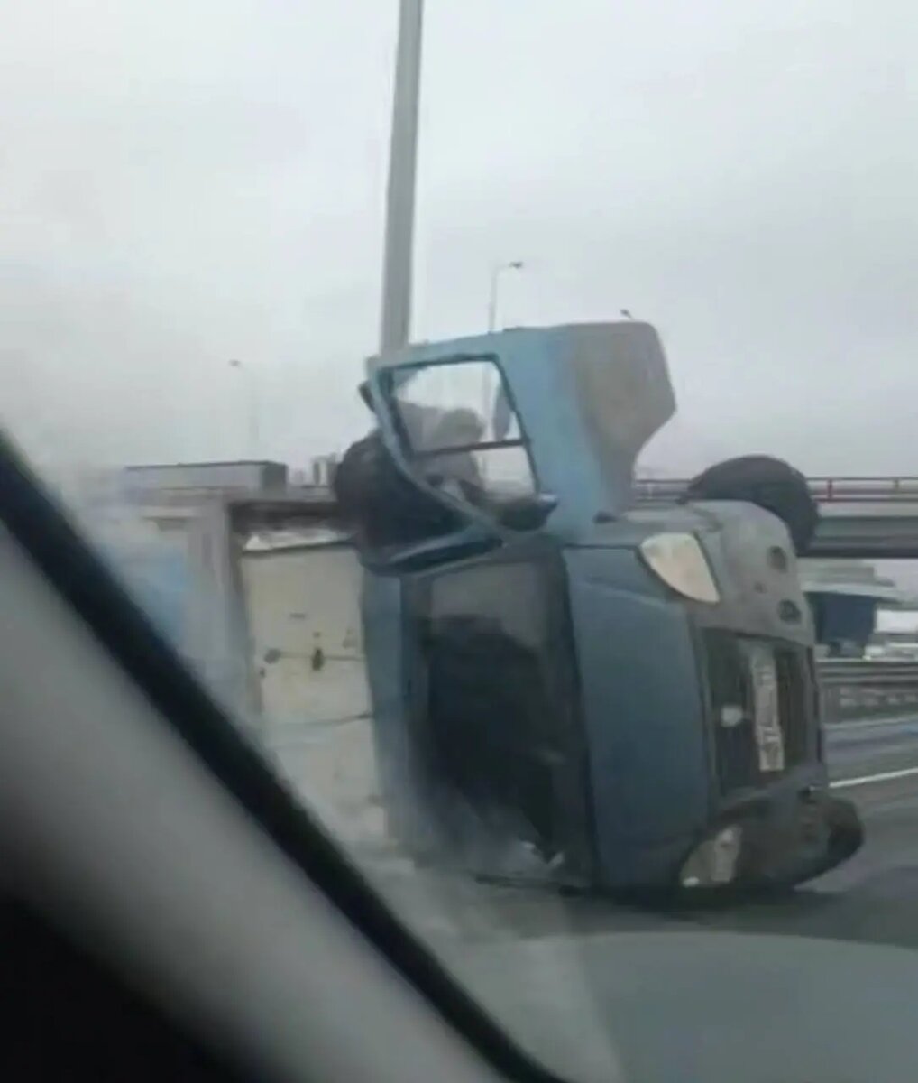    Фото: скриншот видео телеграм-канала Мегаполис | ДТП и ЧП | Санкт-Петербург | Питер