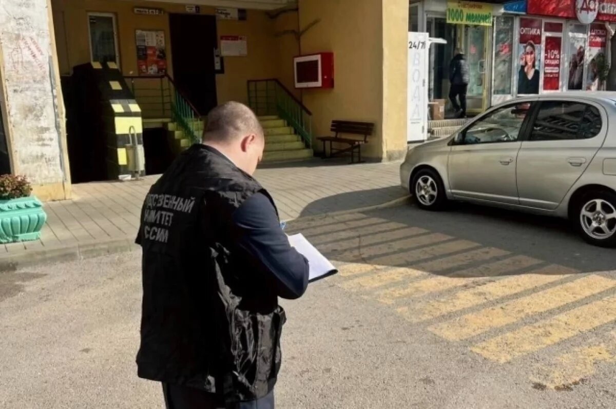    В Симферополе группа молодых людей с пистолетом напала на прохожего