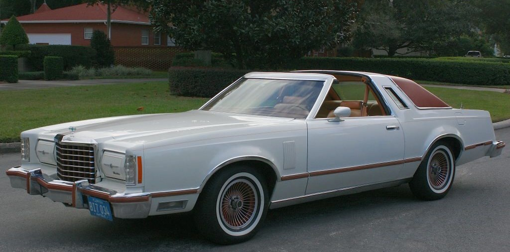 Ford Thunderbird Sport 1979 г. с прозрачной крышей T-roof. Двигатель 6,7 л. 173 л.с. Длина 5,47 м.