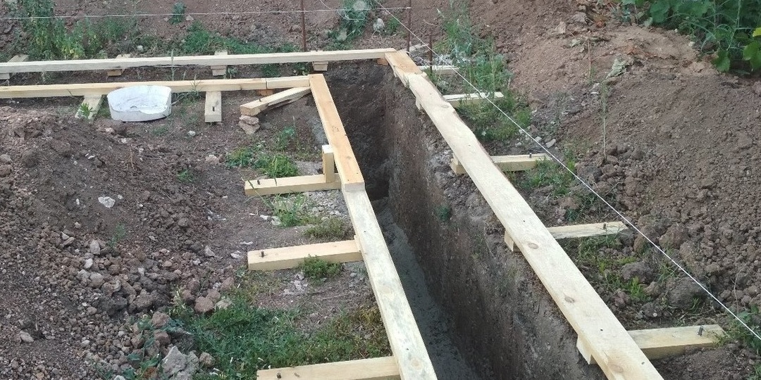 Опалубка — лишняя трата денег: что будет, если залить бетон прямо в землю