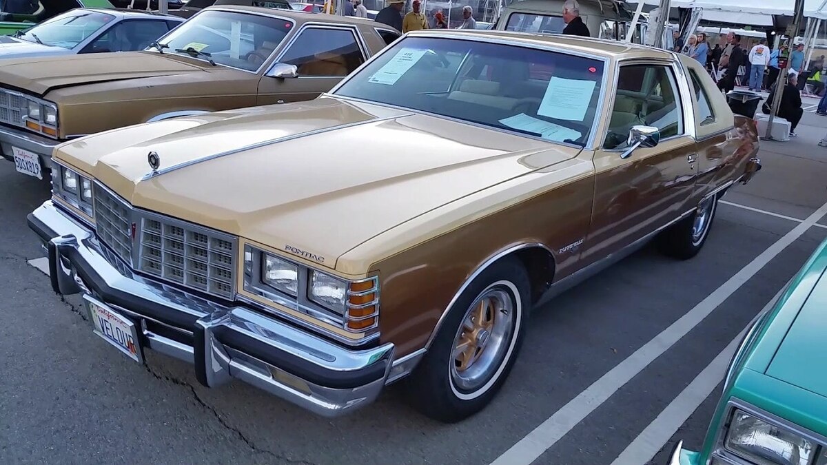 Pontiac Bonneville Brougham 1977