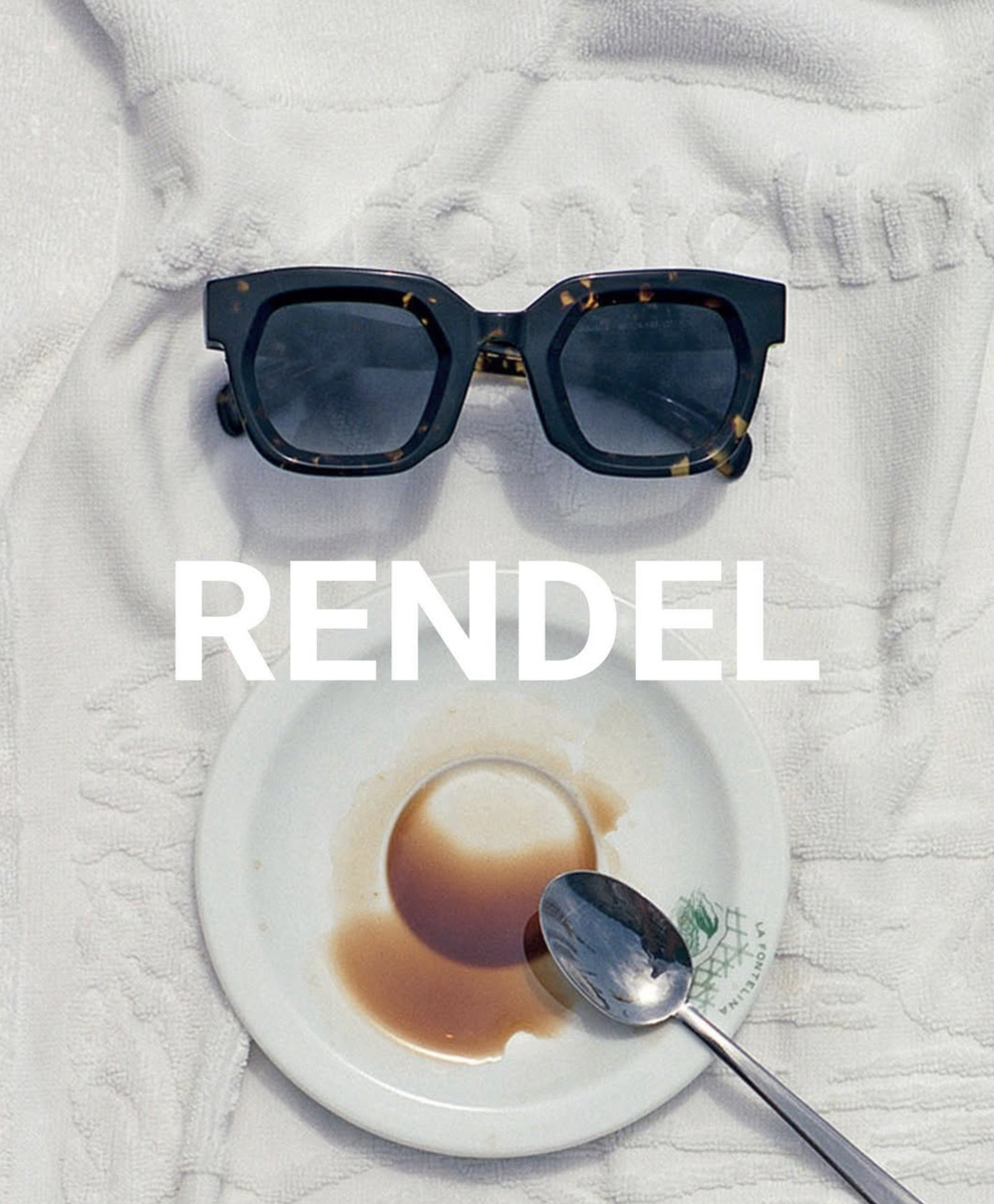 Пример современной арт-предметной съёмки бренда RENDEL — осознанное возвращение к эстетике 60-х: мягкий свет, воздух и лёгкая небрежность.