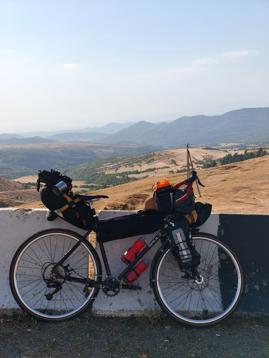 На серпантине