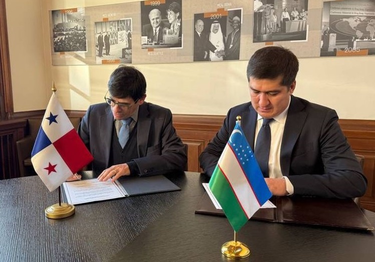 Подписание протокола между Узбекистаном и Панамой. Фото с сайта daryo.uz