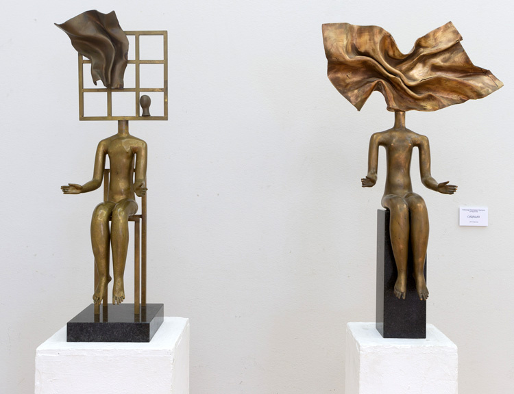 Азбука. 2012; Сидящая. 2015