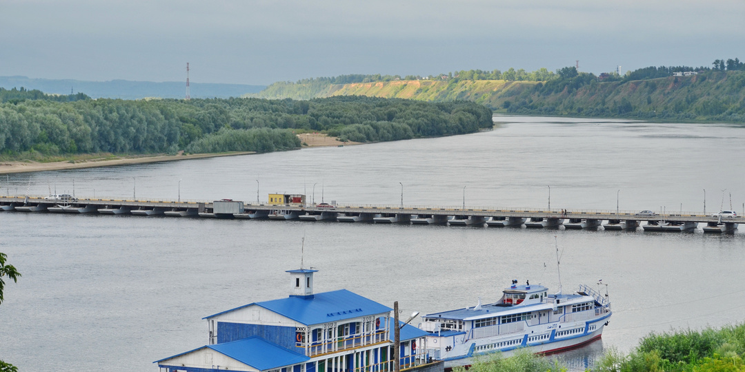 Город ПАЗиков, ножей и лимонов на Оке: здесь до сих пор проводят гусиные бои и учат петь канареек