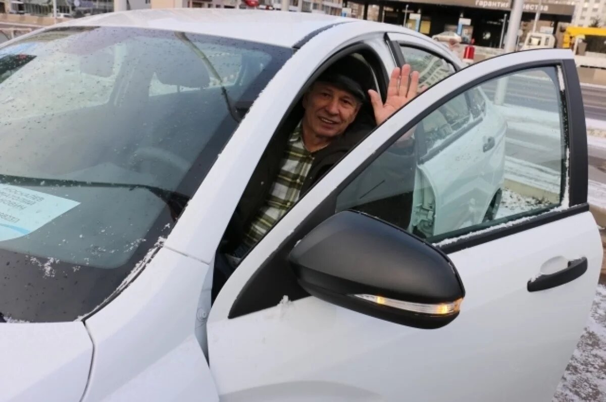    Новые автомобили вручили жителям Красноярского края, получившим травмы