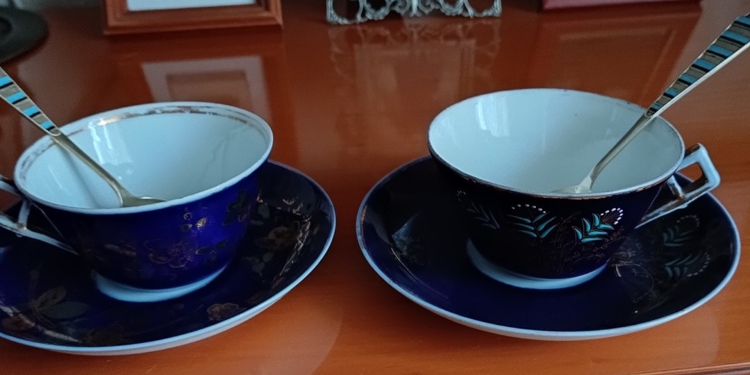 Из глубины серванта