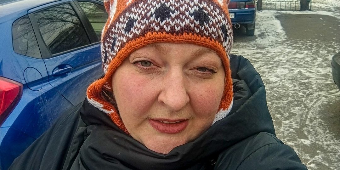 Шапка с быками: как мой муж стал главным критиком (и дизайнером!)