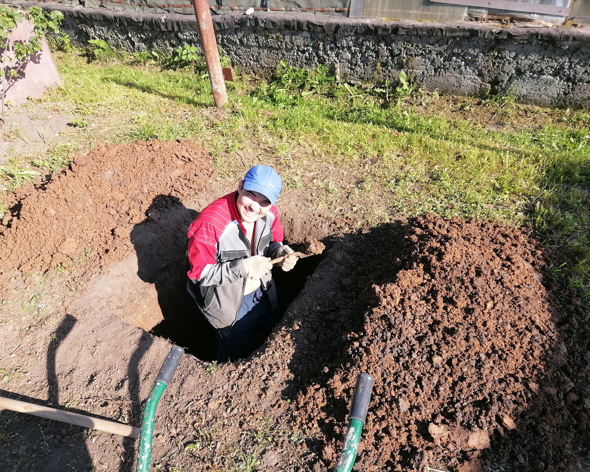 Папа наш ведёт раскопки 😂