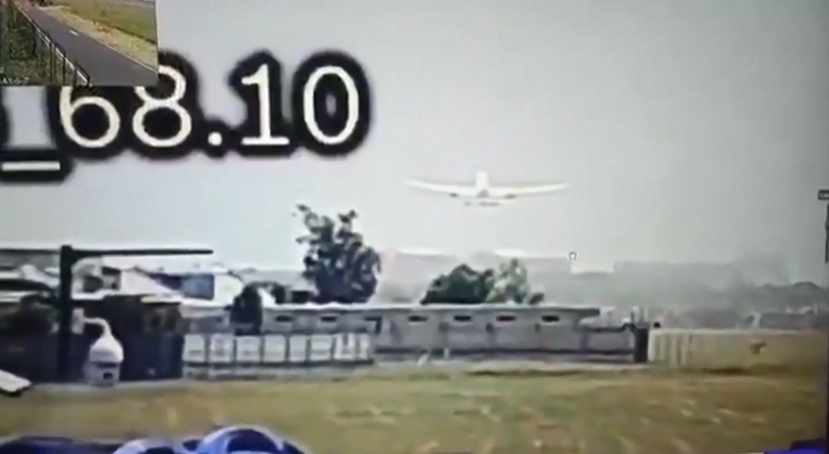 Самолёт набирает высоту