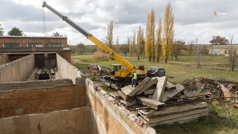    Старый каркас ОСВ демонтируют Фото: Дмитрий Ахмадуллин / / ИА «Победа26»