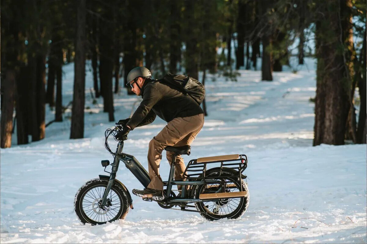 Источник: https://eco-wheels.ru/thumb/2/XGZkq2rETMoSsjdoXkDe_A/r/d/elektrovelosiped-zimoj-kak-ispolzovat-v-moroz.jpg