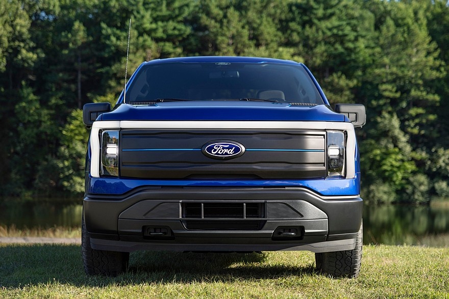    На фото: Ford F-150 Lightning STX