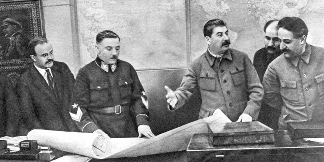 Правда ли что Сталин не знал русский язык и воевал по глобусу?