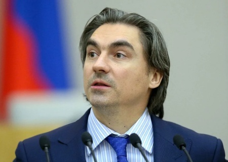    Депутат Свинцов призвал главу Минцифры заступиться за мужчину, которого судят за поиск экстремистского контента