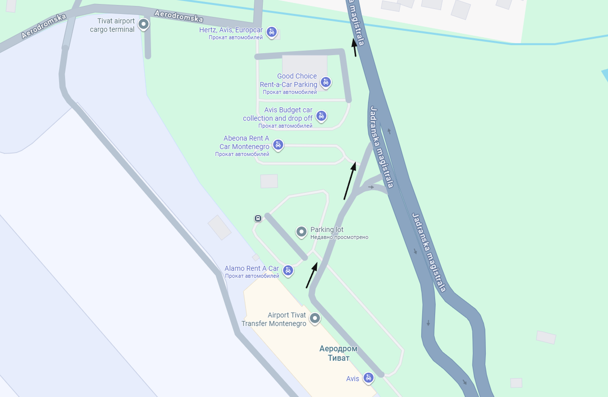 Лучше всего отойти немного в сторону.