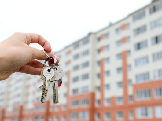    ключи от новых квартир получат льготники Ростова // фото: admkrai.krasnodar.ru/content/1131/show/566874/