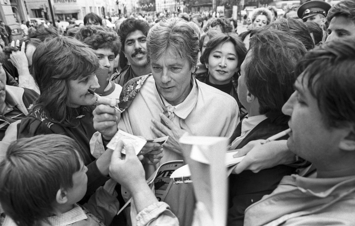   Ален Делон во время визита в Москву, 1990 год  Виктор Великжанин, Роман Денисов/ТАСС