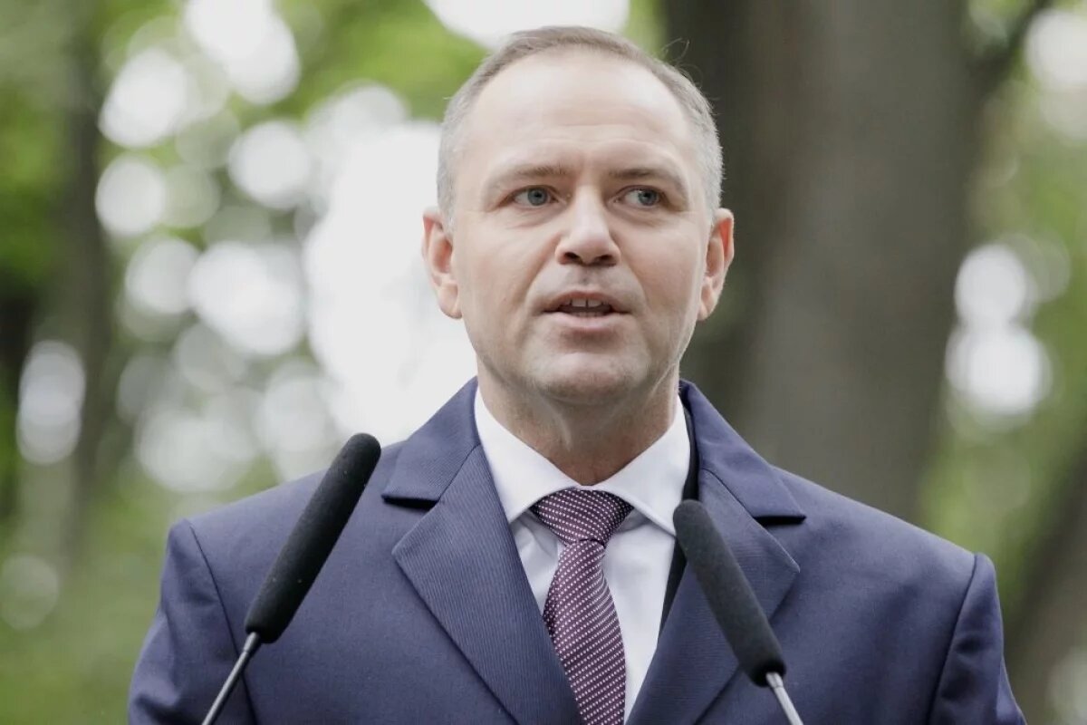    Одна из претензий Навроцкого связана с «отсутствием благодарности украинцев по отношению к польскому народу».