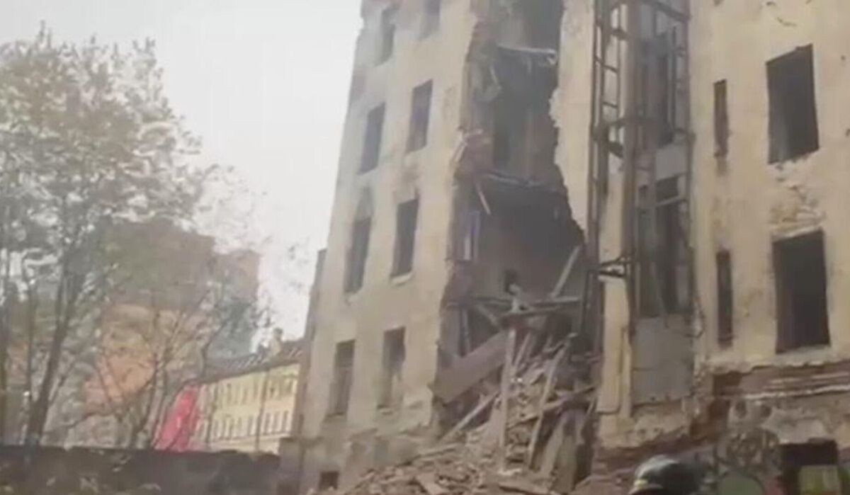     Последствия обрушения нежилого дома на улице Розенштейна в Петербурге Источник: Telegram Автор фото: © Прокуратура г. Санкт-Петербурга