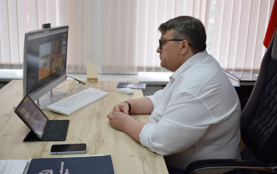 Константин Комков (Фото: пресс-служба Курской областной Думы)