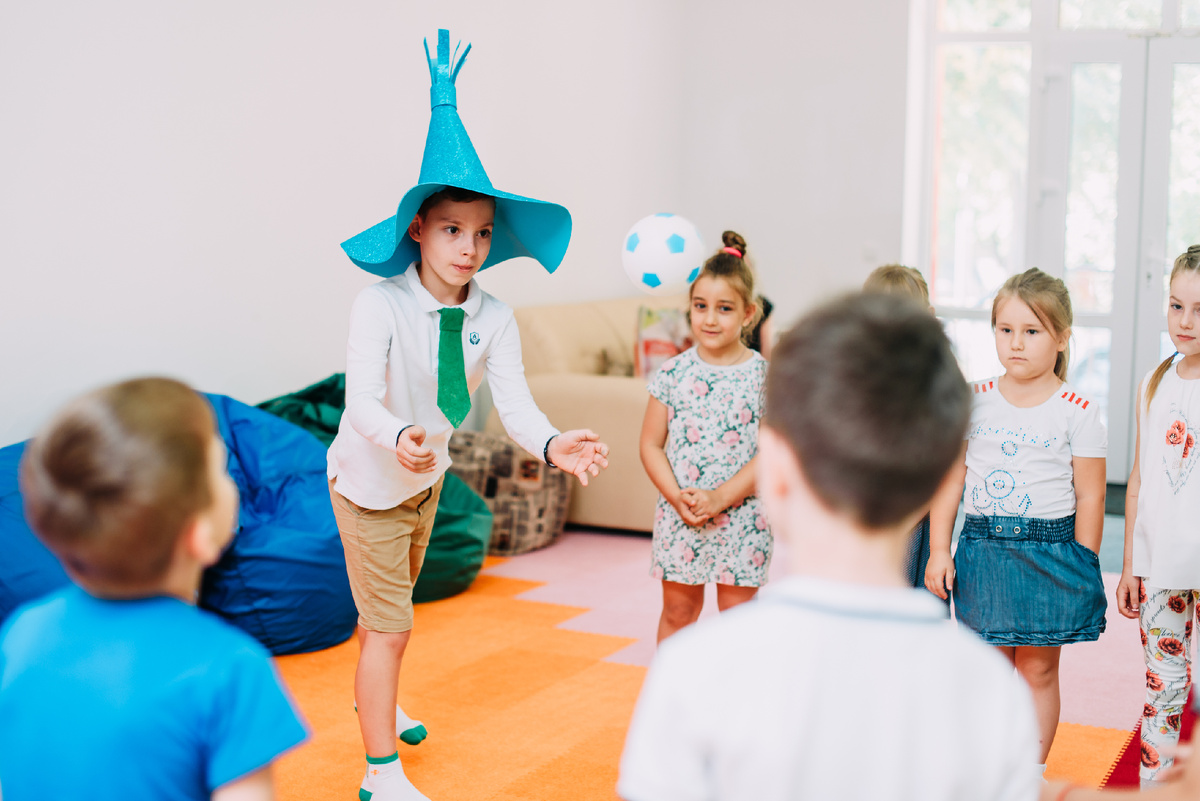 Игры с Незнайкой.