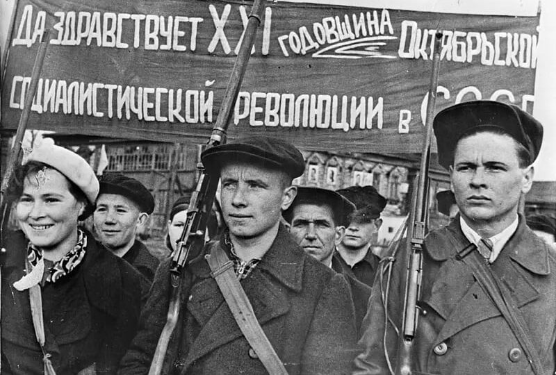 7 ноября — День Октябрьской революции 1917 года в России
