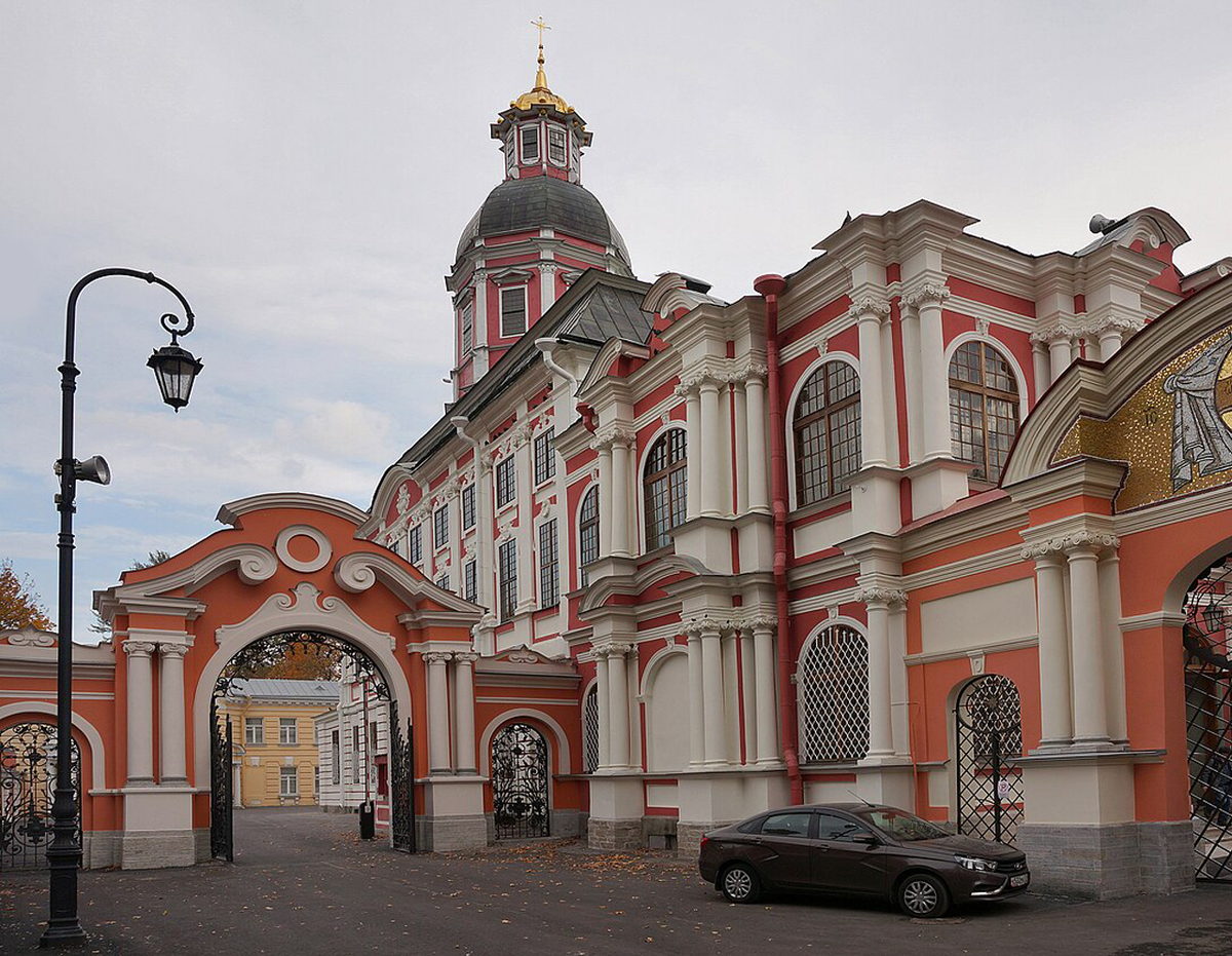 Благовещенская церковь Александро-Невской лавры, автор: Reshinna, CC BY-SA 4.0, источник: Википедия 