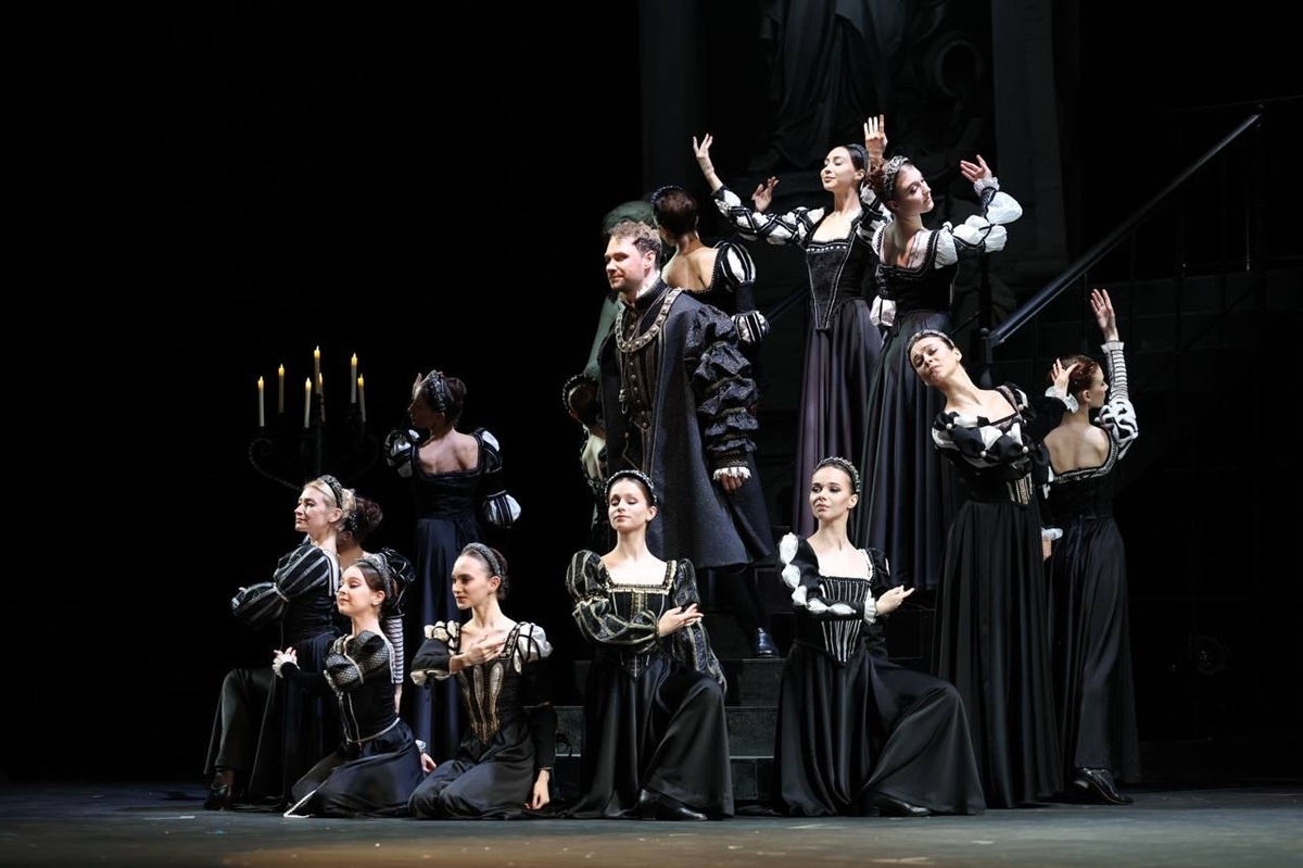    Нижегородцев ждут необычные премьеры